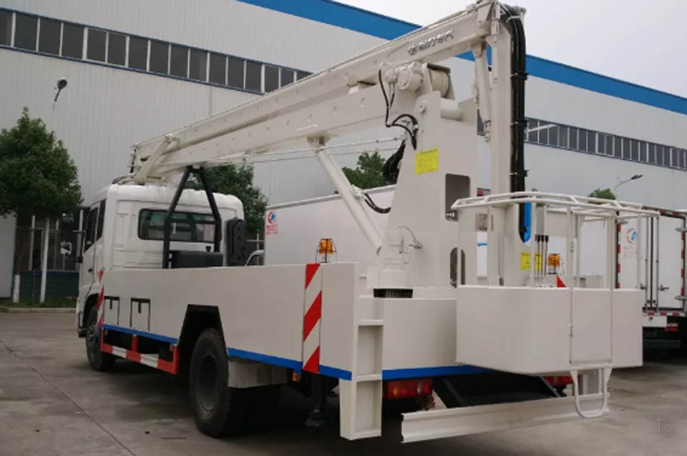 22米東風(fēng)天錦國(guó)五高空作業(yè)車(chē)圖片4