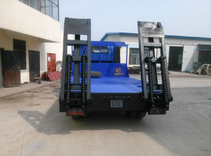 重汽王牌藍(lán)牌平板運輸車