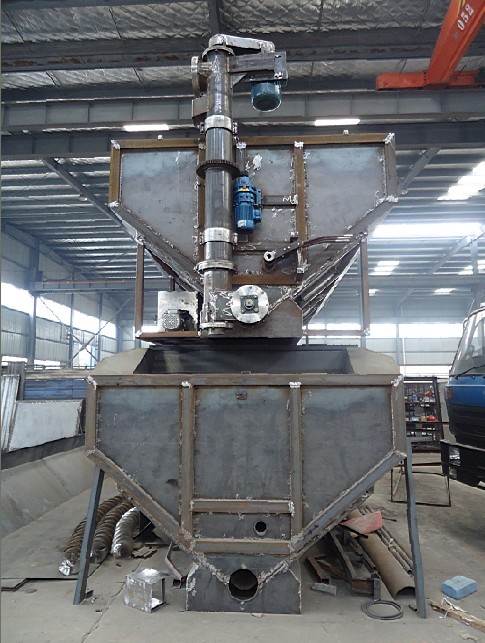 正在生產中的散裝<a href=http://www.yhqlc.com/siliaoche/ target=_blank class=infotextkey>飼料車</a>罐體