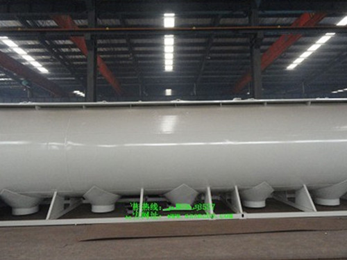 散裝<a href=http://www.yhqlc.com/siliaoche/ target=_blank class=infotextkey>飼料車</a>廠家-獨立作業式散裝飼料罐