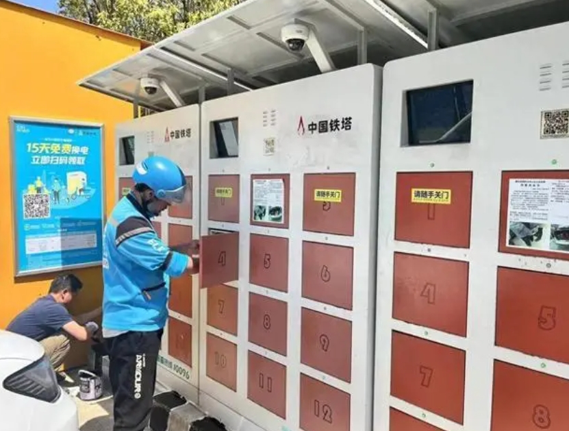 1分鐘讓外賣小哥隨時“滿電”，武漢兩萬組鋰電池換新“上崗”